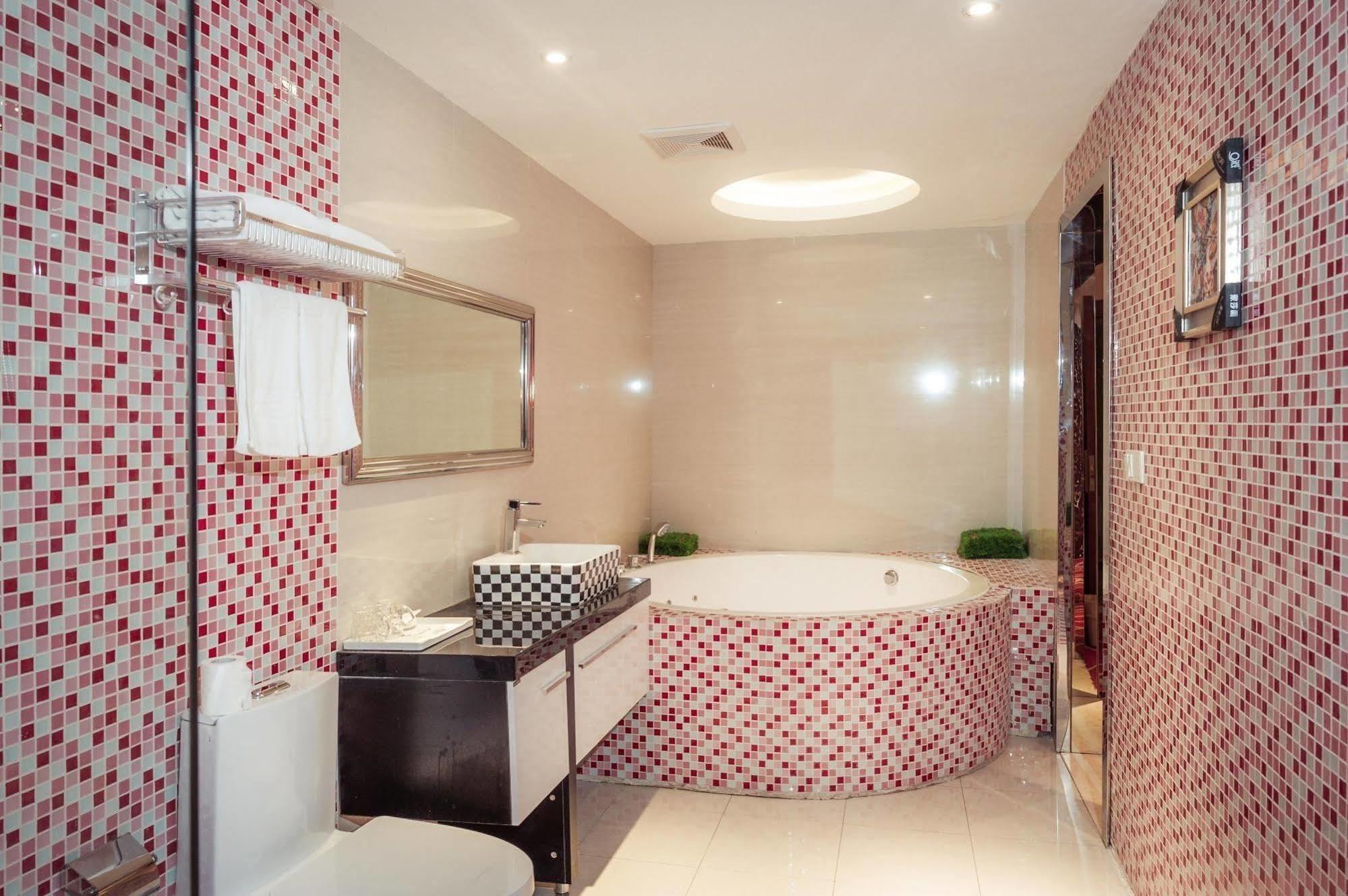 Milan Fashion Hotel Deqing Luaran gambar